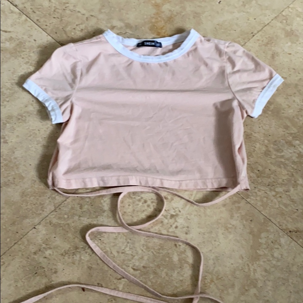 t-shirt crop top